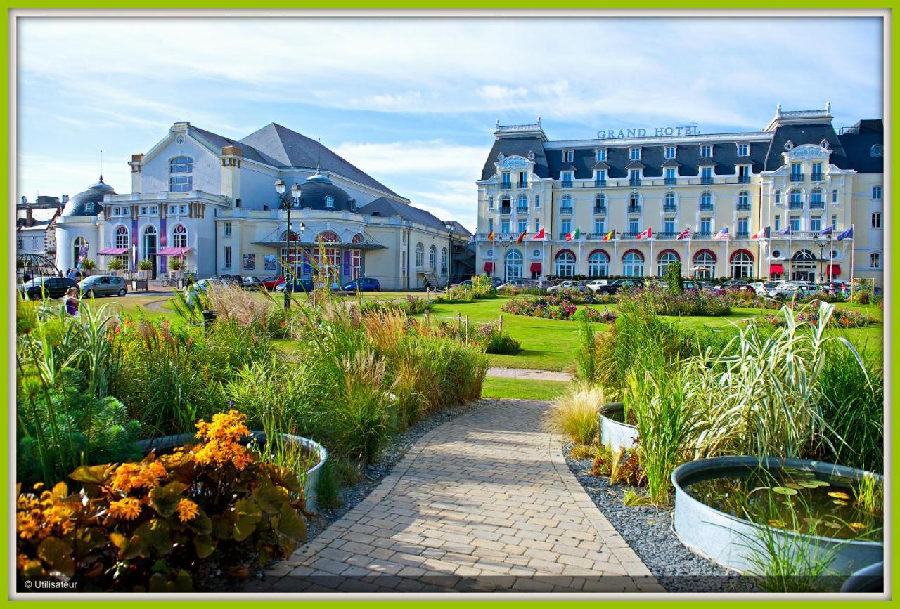 Cabourg, Appartement plain pied avec terrasse accès direct à la plage Exterior foto