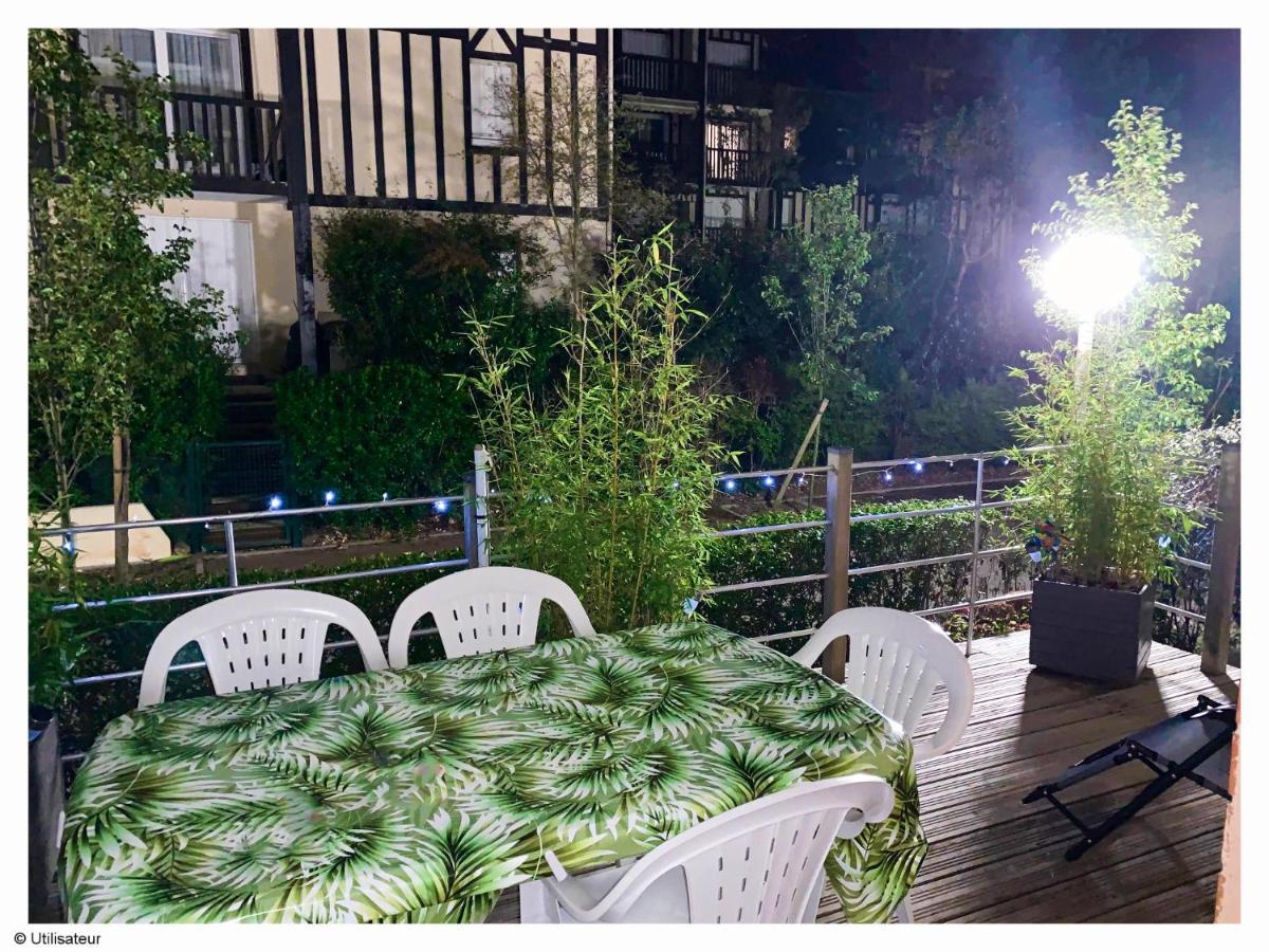 Cabourg, Appartement plain pied avec terrasse accès direct à la plage Exterior foto